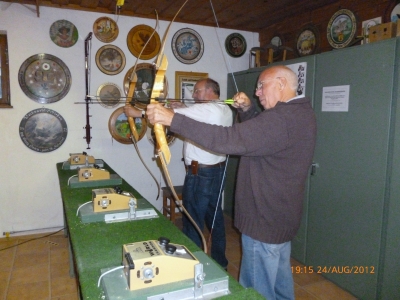 Foto von zwei Bogensch&uuml;tzen: Rolf D&ouml;scher und Hans Huber