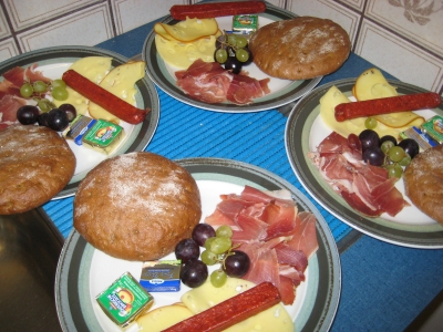 Foto mit dem Sieger der Jubil&auml;umsscheibe